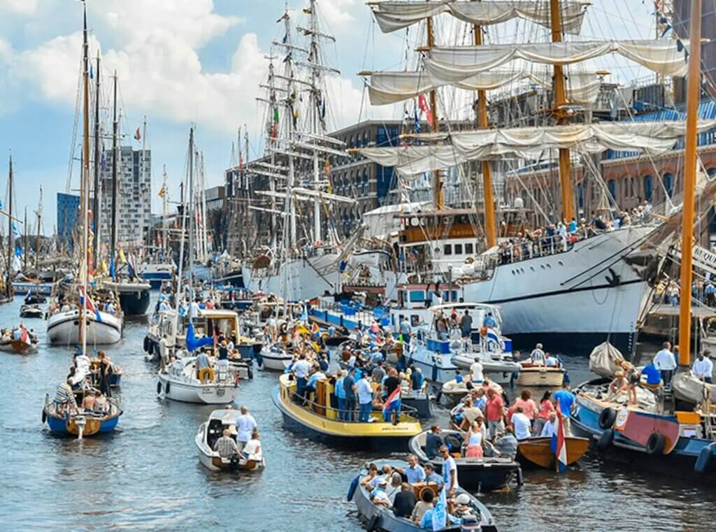 Tickets 4 Boottocht (2 uur) + kaasplank en drankje tijdens SAIL Amsterdam
