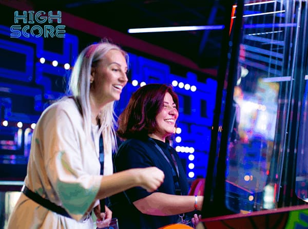 Tickets 10 Onbeperkt gamen + Glow in the Dark minigolf bij Highscore Waalwijk