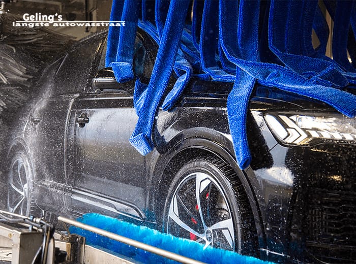 Wasbeurt bij Geling's Autowasstraat