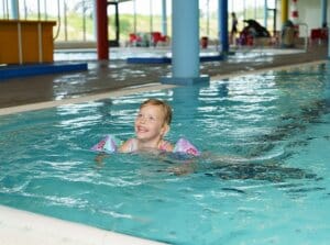 Vrijzwemmen + ranja + zakje chips bij Zwembad Lemmer