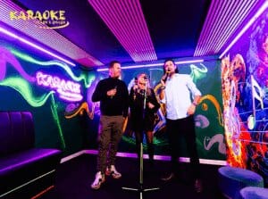 Blacklight Karaokebox bij Flash & Smash (1