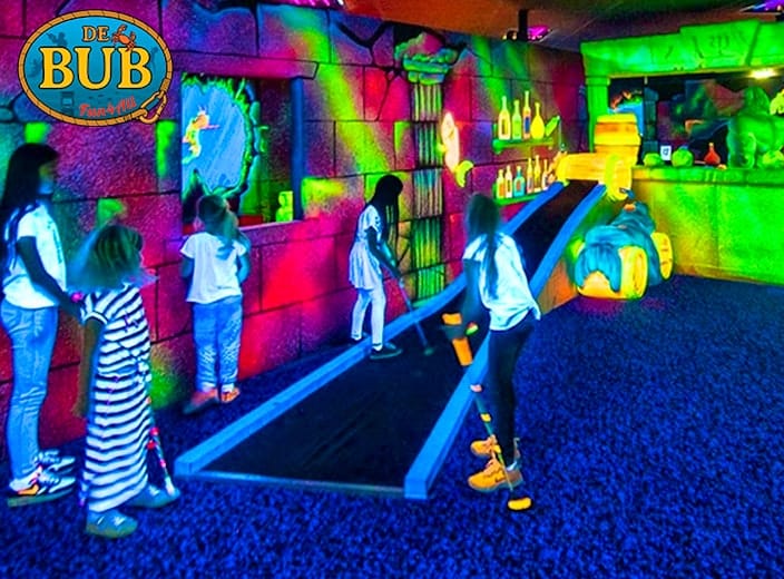 Golf in de dark + consumptie bij De Bub Fun 4 All