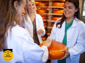 Rondleiding VVV/Kaaspakhuis Woerden + proefplankje + port/wijn/sap