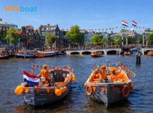 Koningsdag rondvaart Amsterdam (1